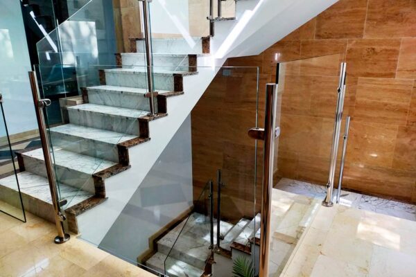 baranda escalera comunidad cristal a medida barcelona